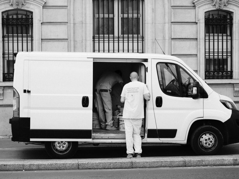 Transporter für die fachgerechte Entsorgung von Hausrat